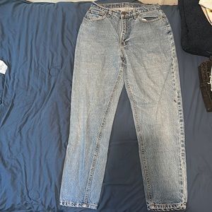 A beautiful thrift, lovely vintage Jordache pants, and perfect for comfort💕